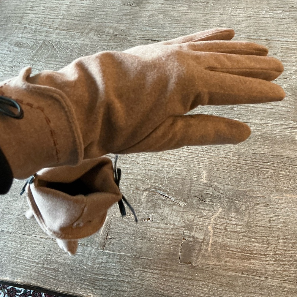 Anthropologie Sueded Gloves - NEW! - Picture 6 of 6